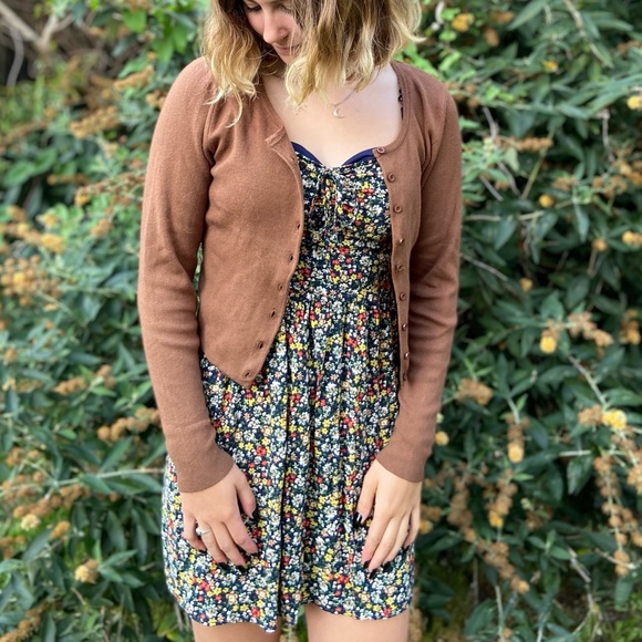 Brown button up sweater/ cardigan - Picture 3 of 6